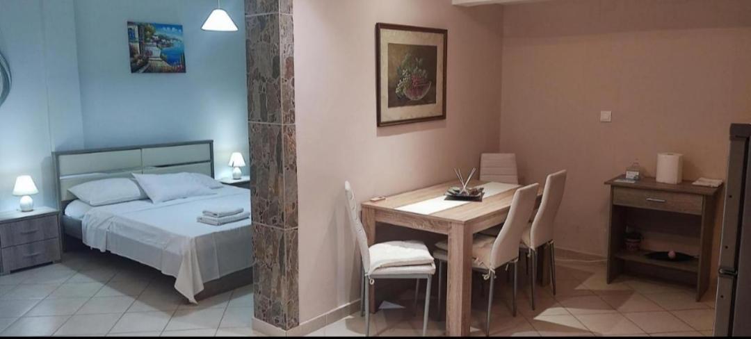 Peters Apartment Corfu (city) Buitenkant foto