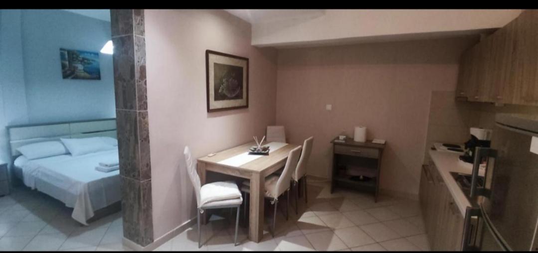 Peters Apartment Corfu (city) Buitenkant foto