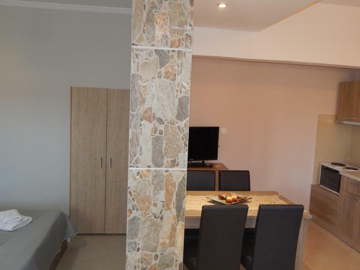 Peters Apartment Corfu (city) Buitenkant foto