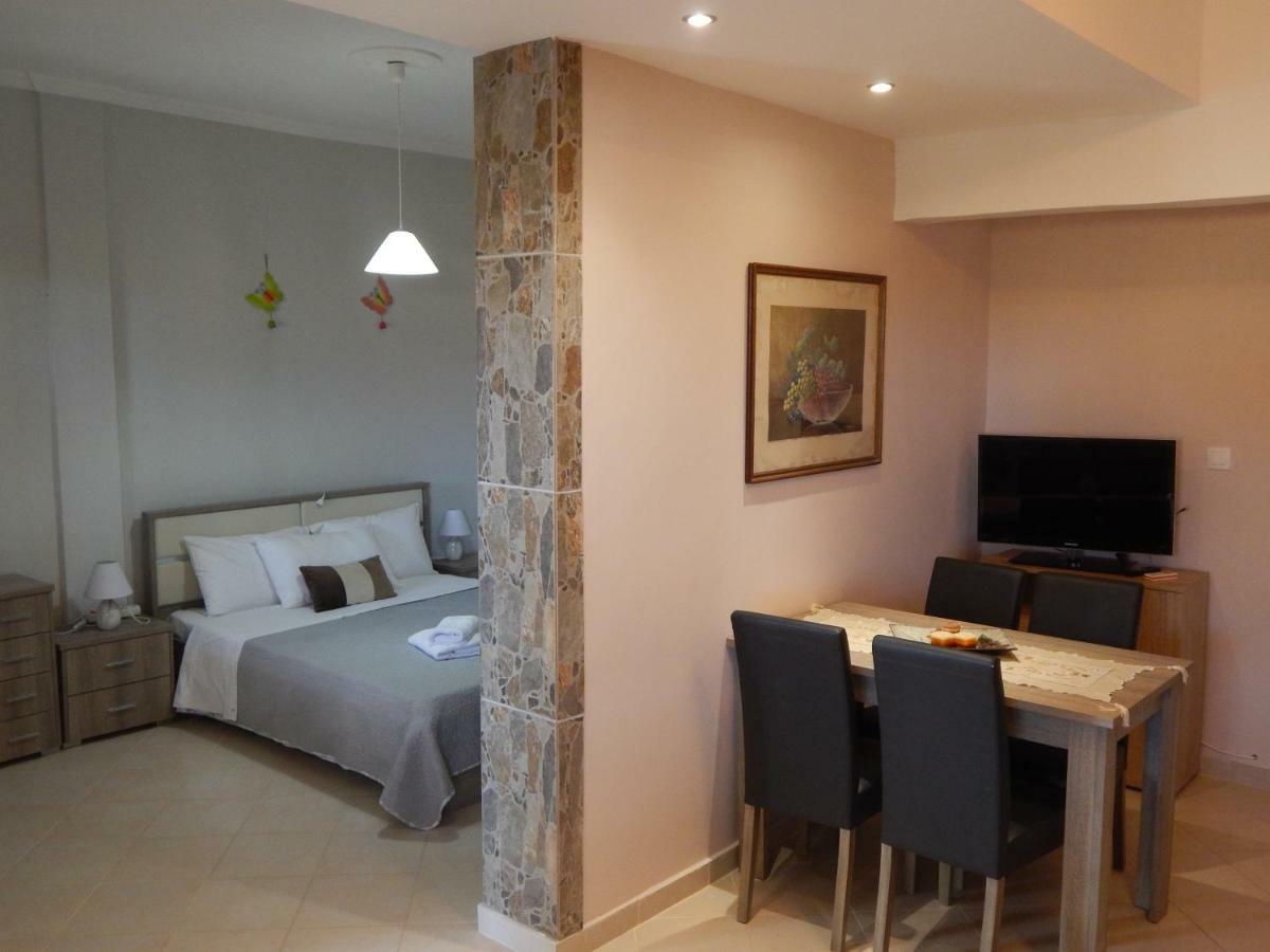 Peters Apartment Corfu (city) Buitenkant foto
