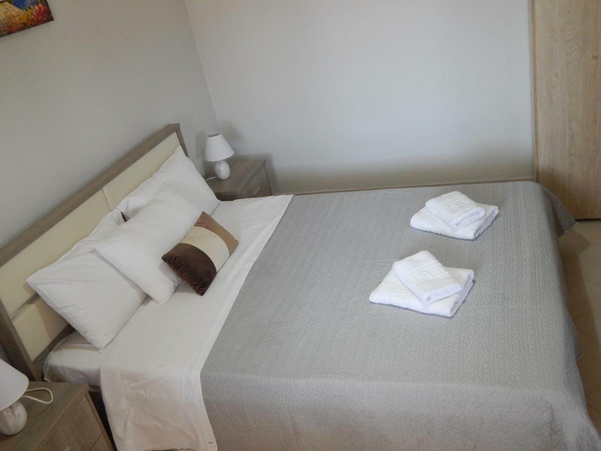 Peters Apartment Corfu (city) Buitenkant foto