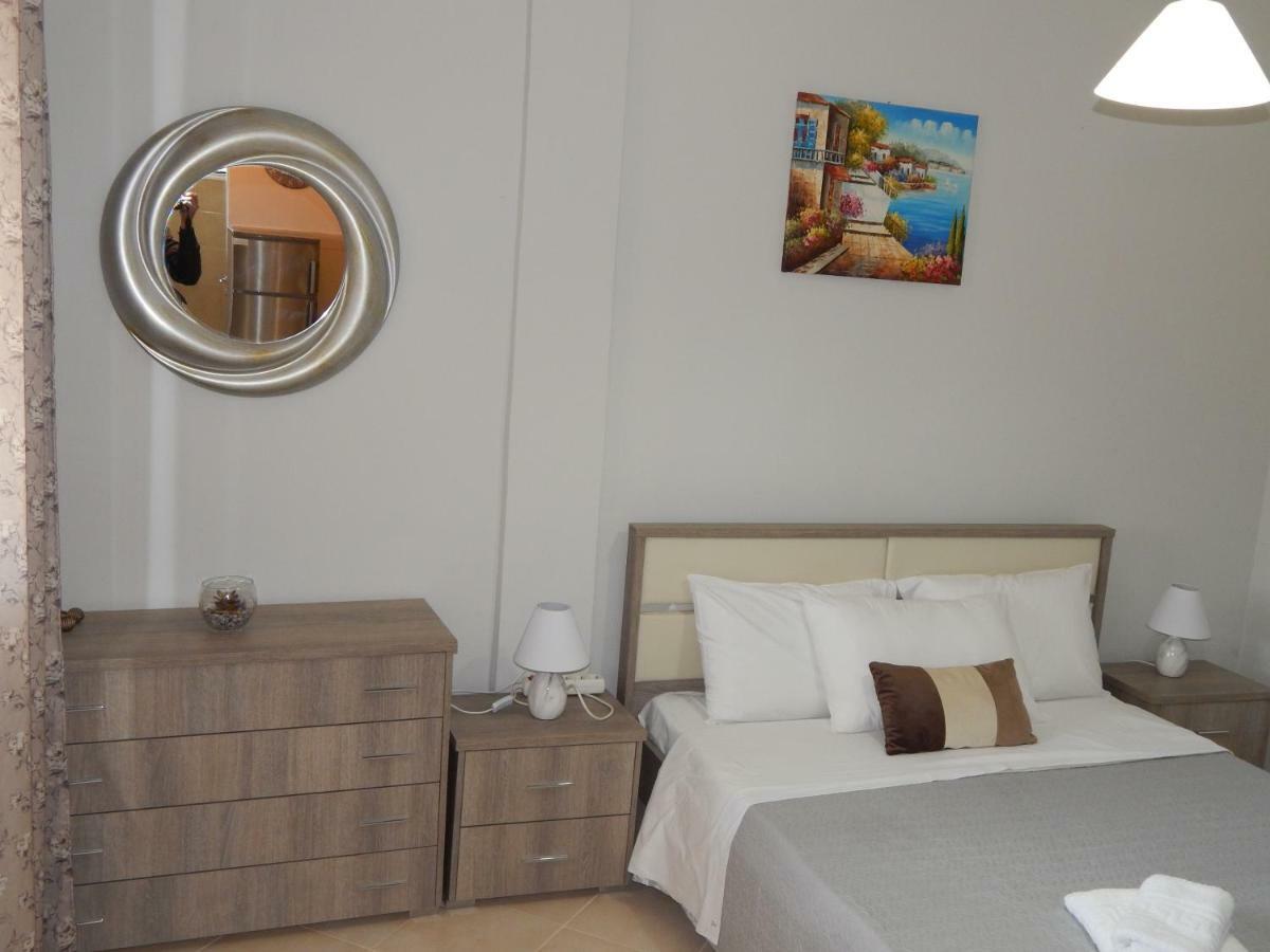 Peters Apartment Corfu (city) Buitenkant foto