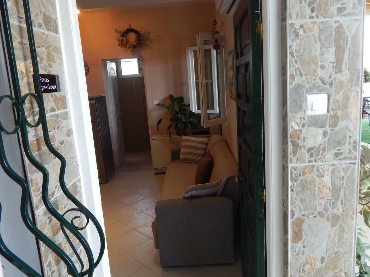 Peters Apartment Corfu (city) Buitenkant foto