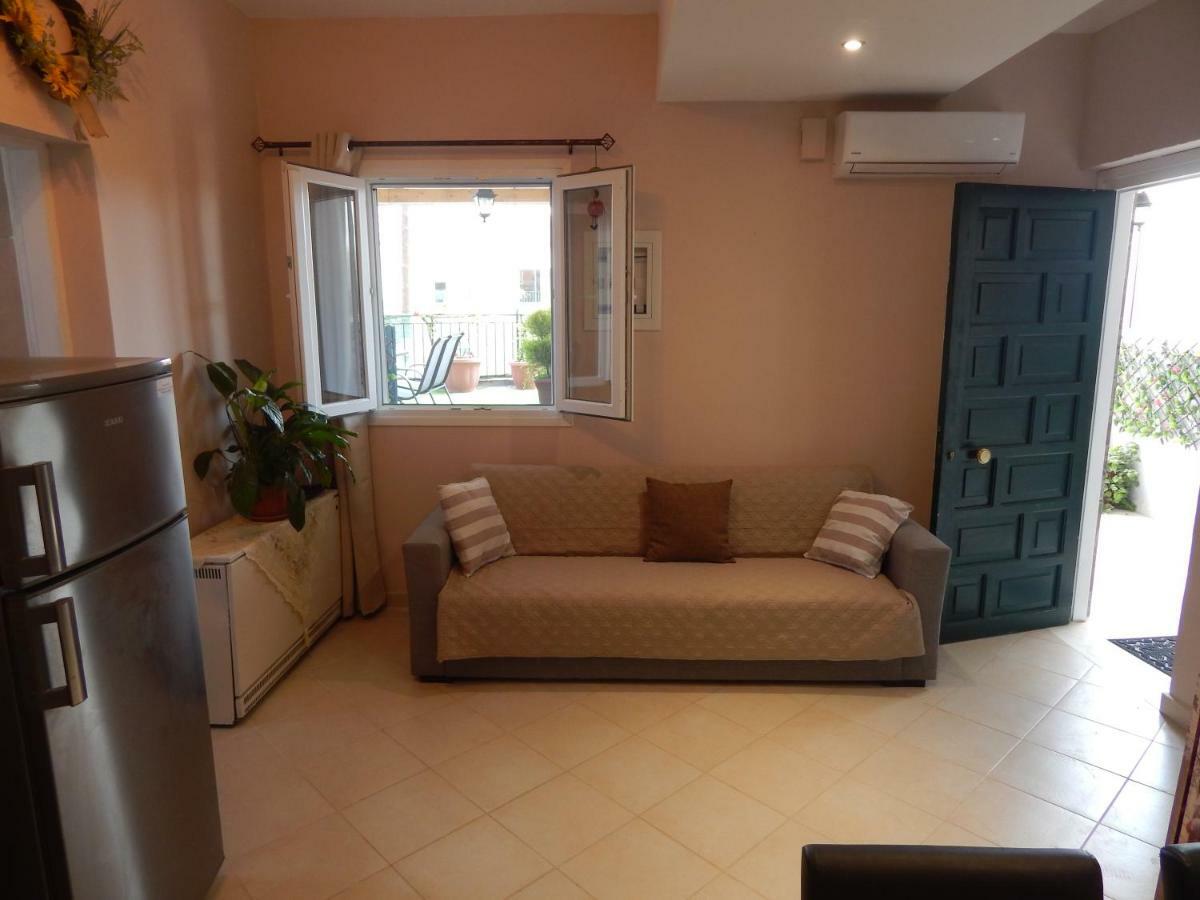 Peters Apartment Corfu (city) Buitenkant foto
