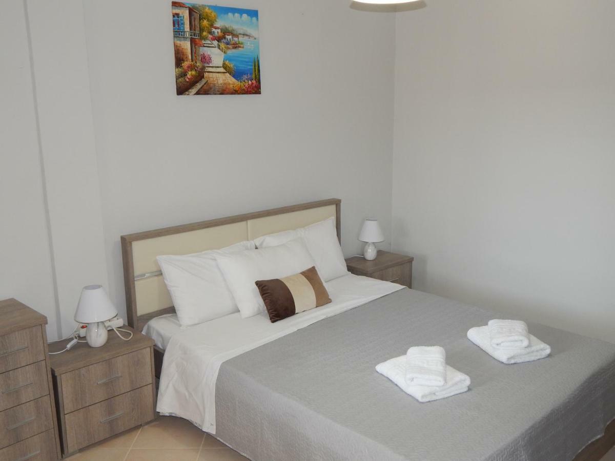 Peters Apartment Corfu (city) Buitenkant foto