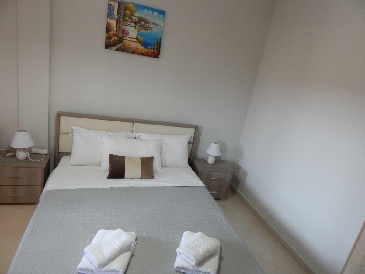 Peters Apartment Corfu (city) Buitenkant foto